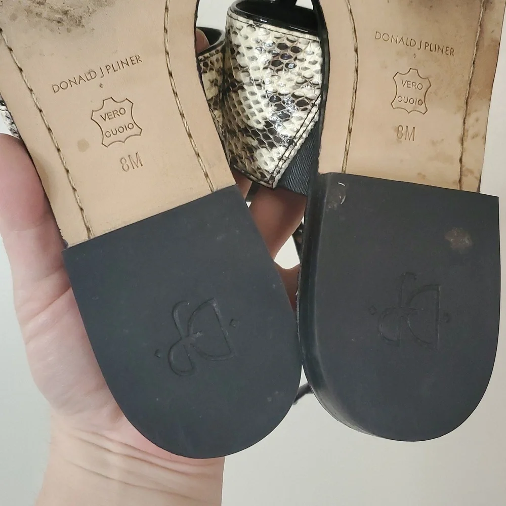 Donald J Pliner Lacy SP Animal Printed Sandals Size 8 Ankle Strap Stud Details